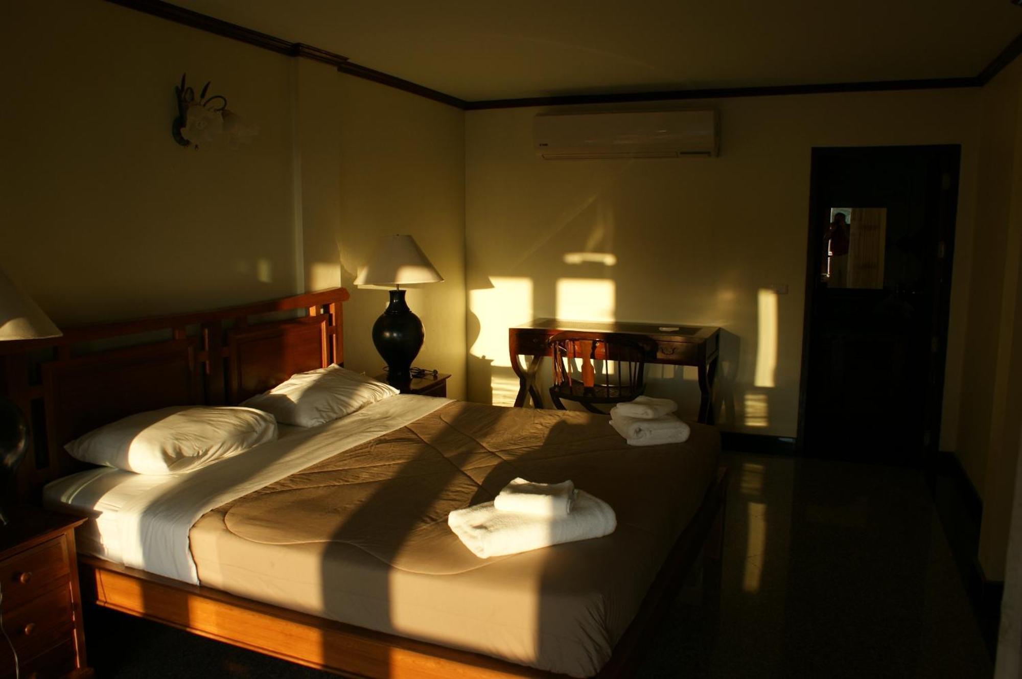 Edouard & Sha Extra Apartahotel 4*
